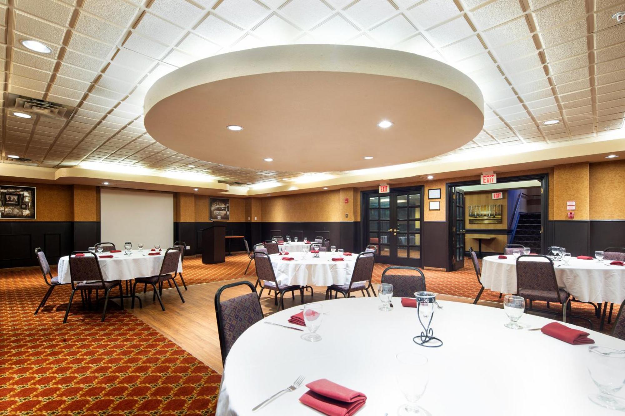 Holiday Inn Hinton By Ihg Екстериор снимка