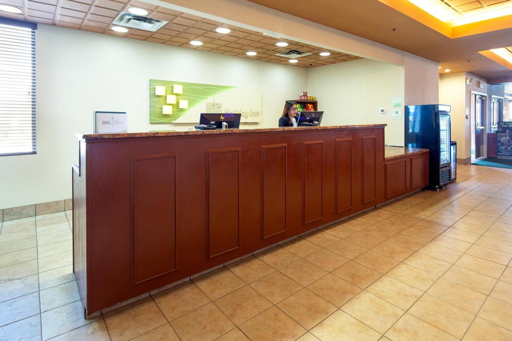Holiday Inn Hinton By Ihg Екстериор снимка
