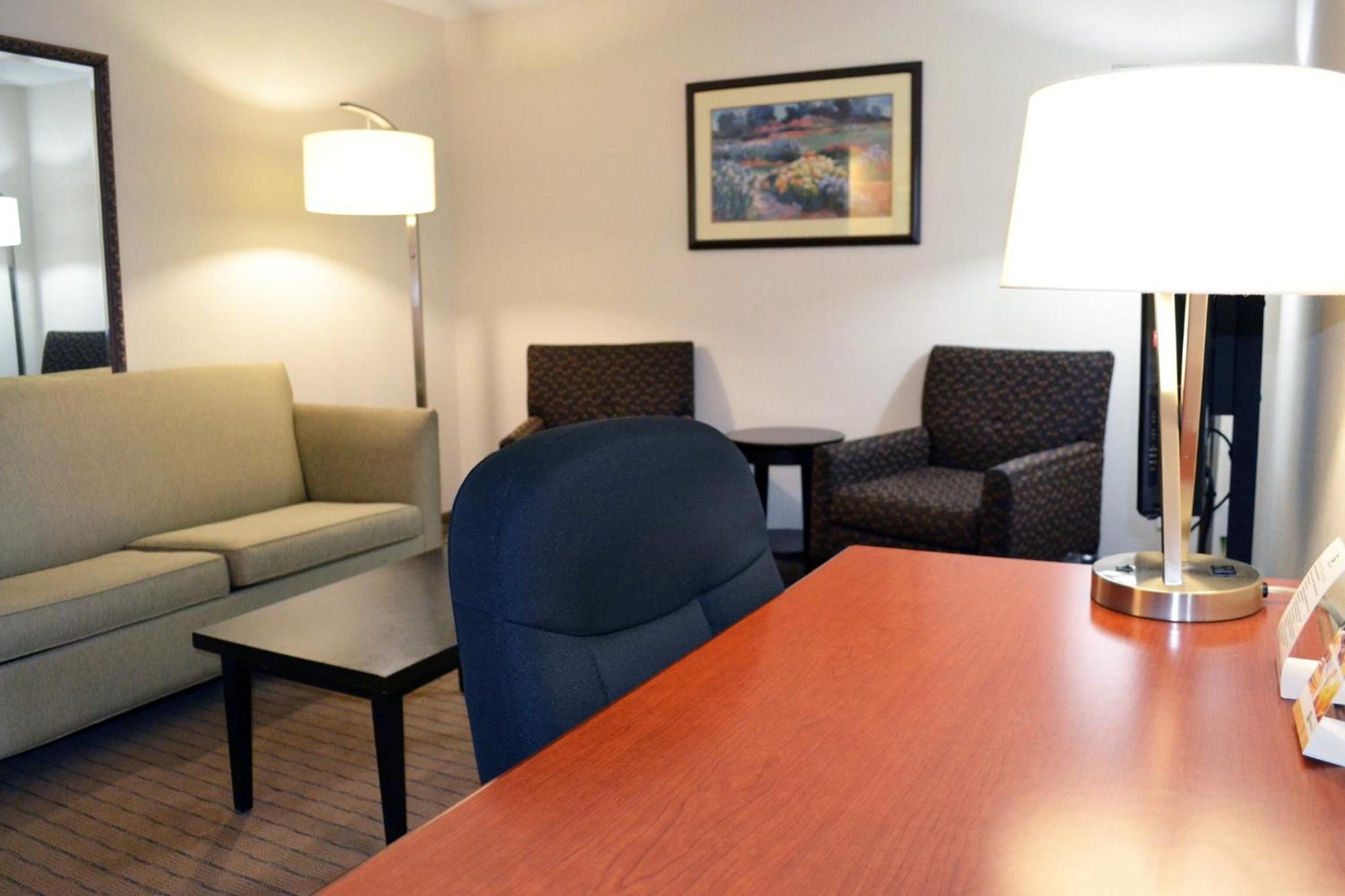 Holiday Inn Hinton By Ihg Екстериор снимка