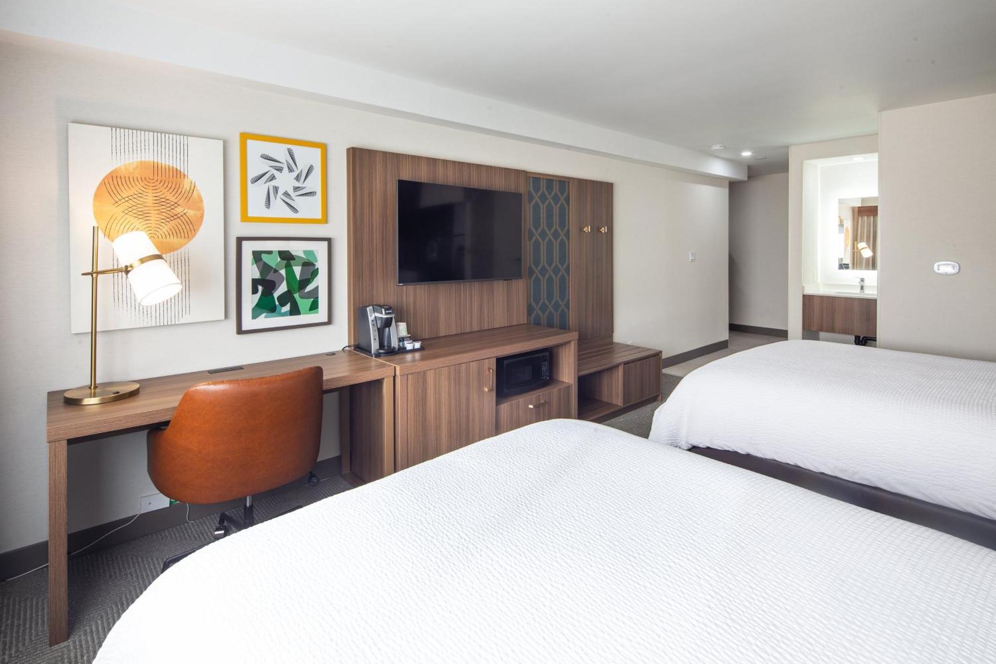 Holiday Inn Hinton By Ihg Екстериор снимка